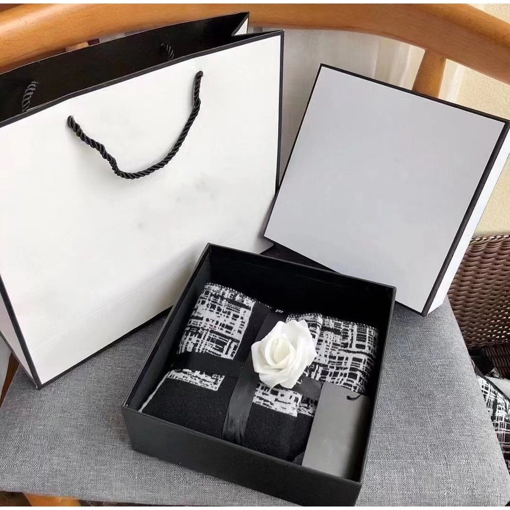 Xiaoxiangfeng Point Scarf QR Code Cashmere Scarf Gift Box Setting Handbag Keep Warm Fashion Gift Box