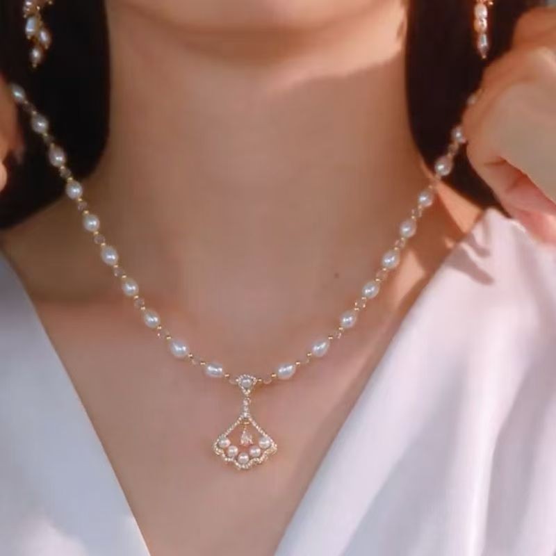 สร้อยคอใบแปะกําแก่สไตล์หรูหรา ออกแบบเฉพาะของSansheng Xingxing สำหรับปี 2024