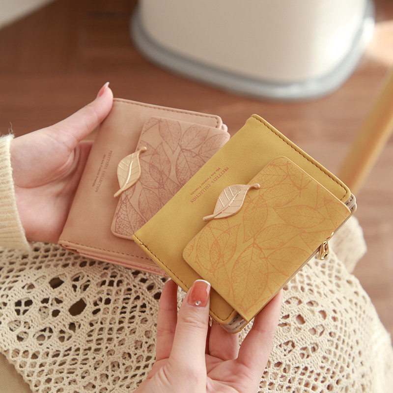 bester brand กระเป๋ Forever young กระเป๋าสตางค์ผู้หญิงพิมพ์ลายนักเรียน ins แบบพับได้สดใส