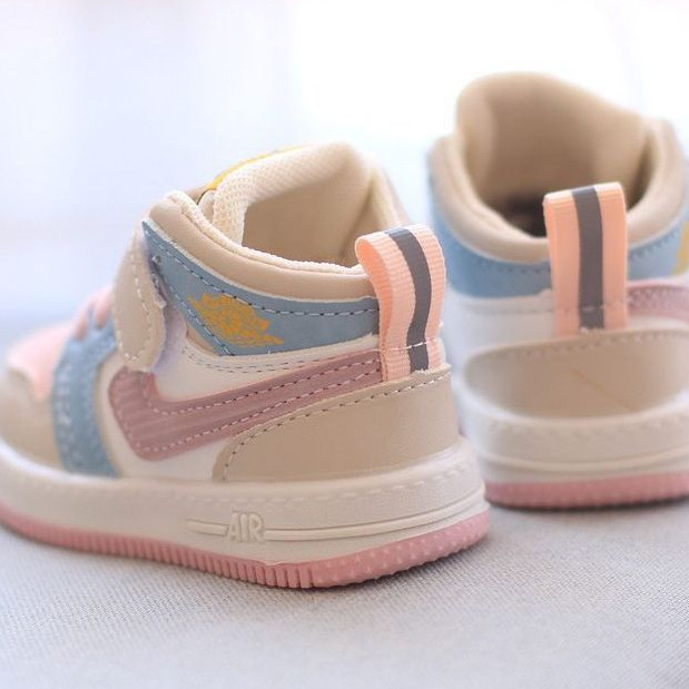 รองเท้ามาการองสีชมพูสำหรับเด็กหญิง อายุเริ่มหัดเดิน ออกแบบให้มีการระบายอากาศดี - รูปที่ 4