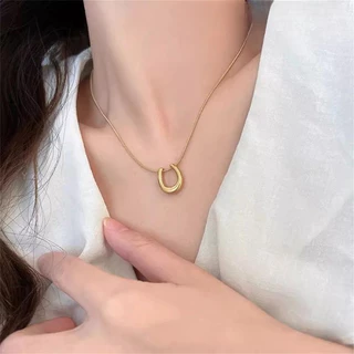 สร้อยคอจี้รูปตัว U ราคาประหยัด หรูหรา และไฮเอนด์ โซ่ไหปลาร้า ไม่ซีด ไม่ดำ