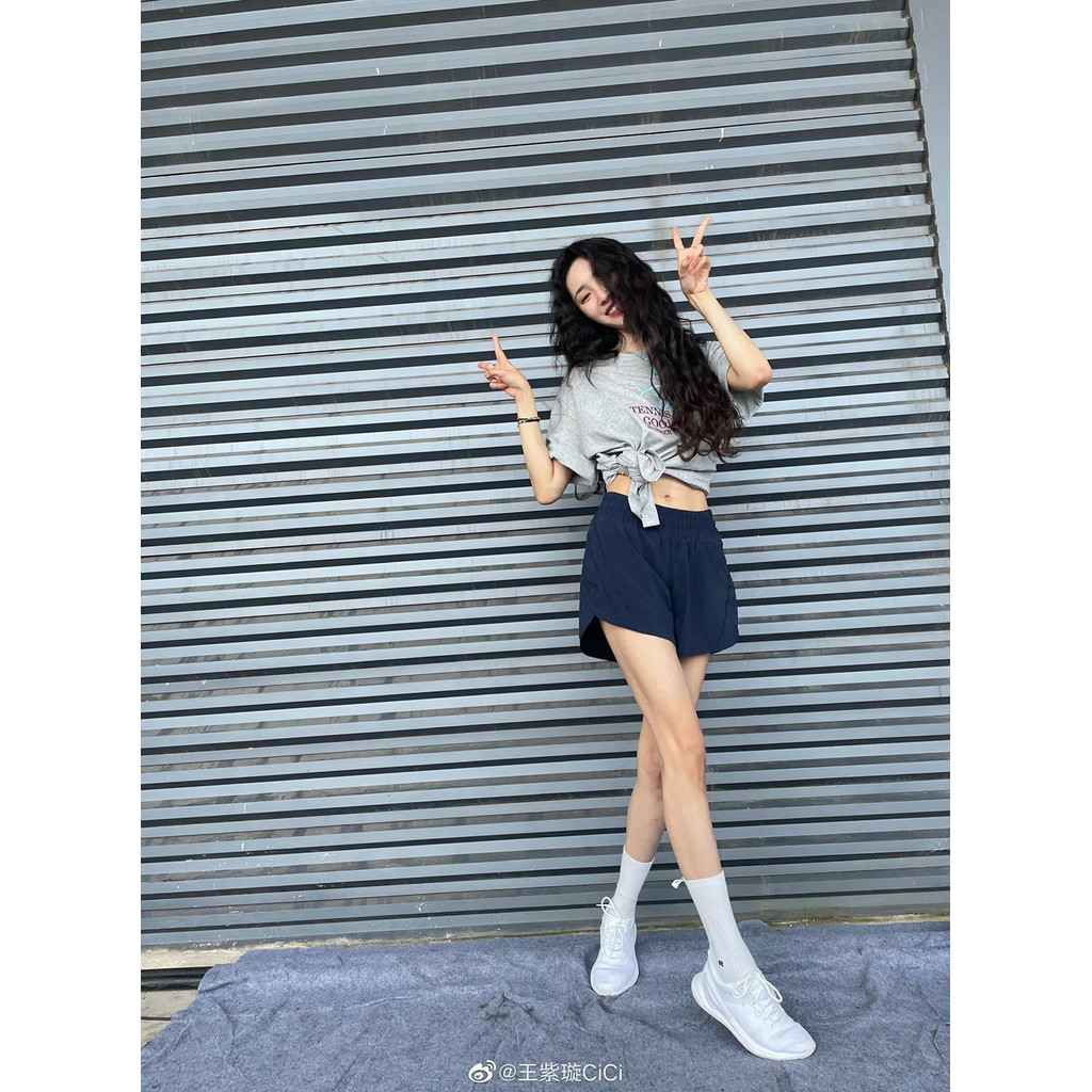 ขาสั้นผู้หญิงสไตล์wang zixuan ใส่ง่าย แห้งไว ออกแบบพิเศษสำหรับกีฬาและออกกำลังกาย