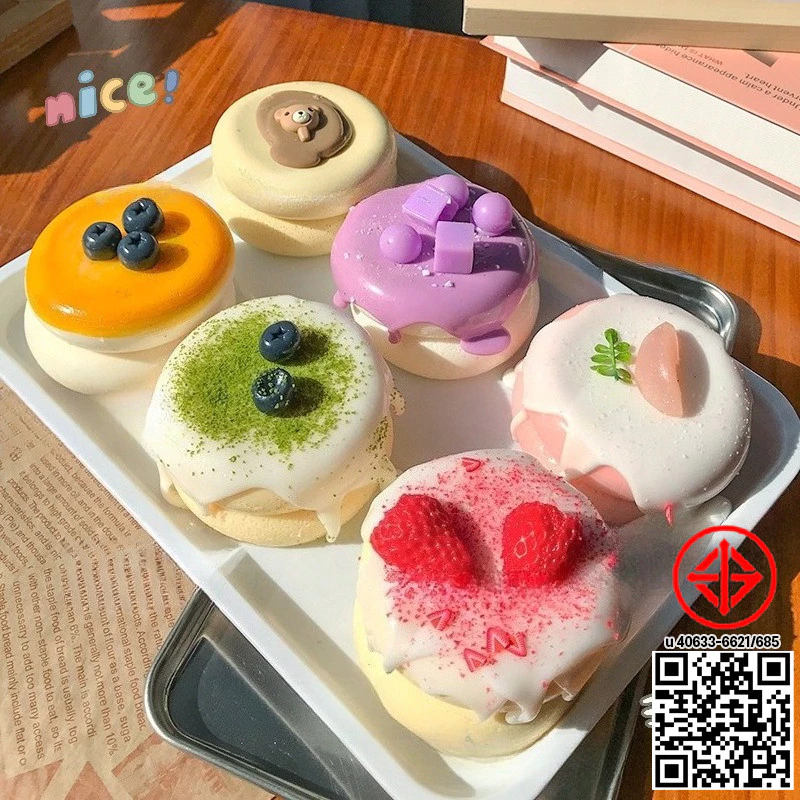 พร้อมส่ง ทำเลียนแบบเค้กสตรอว์เบอร์รี Squishy Toys ของเล่นบีบอัด ของเล่นคลายเครียด คลายเครียด คืนตัวช้า thumbnail 4