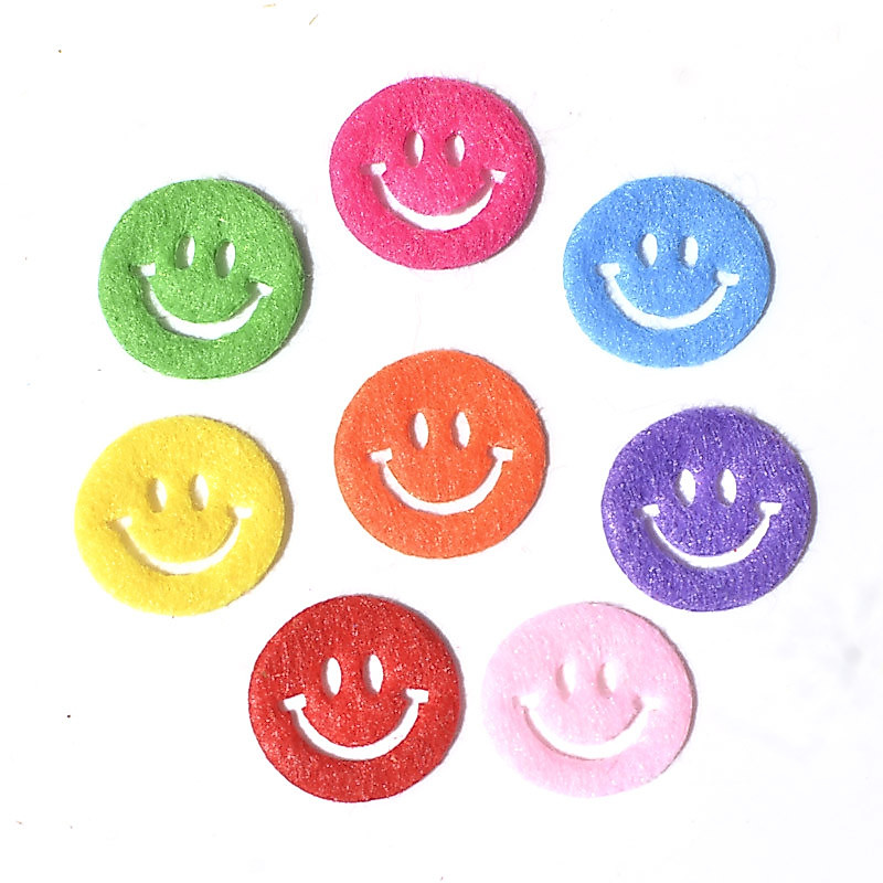 100pcs ผสมสีผ้าแพทช์ 17 มม.ยิ้ม Face Appliques หัตถกรรมงานแต่งงาน DIY อุปกรณ์เสริมเย็บแพทช์