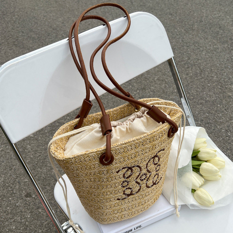Japan Japan Japan フッョ Defores Straw Bag 2026 Summer Shoulder Messenger Bag Seaside Vacation Bucket B