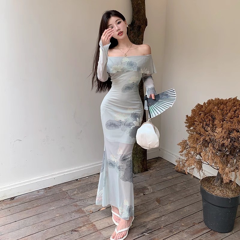 ชุดเดรสยาว ออกงานสีเขียว ทรงเอ แขนกระดิ่ง คอถ่วง ไหล่พับลงได้ ผ้าตาข่าย พิมพ์ลายกราฟิก มีซับใน #9237 ราคา ถูกที่สุด ดีลบีเคเค แกลเลอรีภาพที่ 2