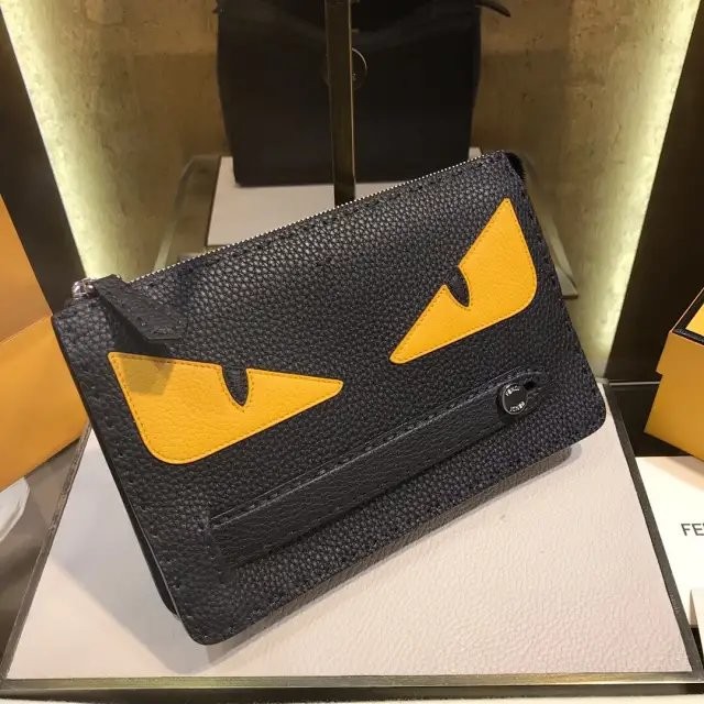 FENDI กระเป๋าถือผู้ชาย Catwalk Monster ล่าสุด