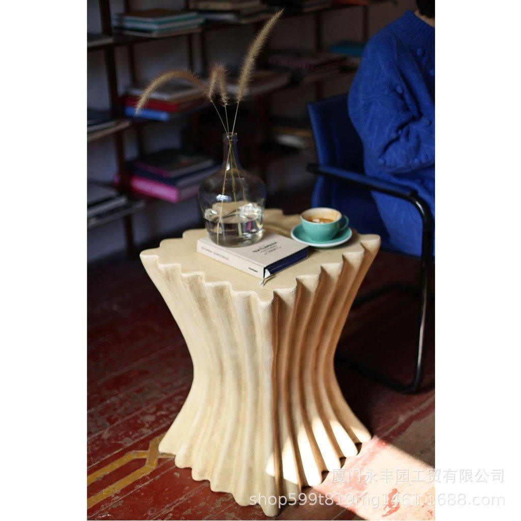 ออกแบบโต๊ะกาแฟ Retro คอลัมน์โรมัน Cafe Art โซฟาสะโพกด้านข้างตารางด้านข้างโมเดิร์น B & B Square X2TA