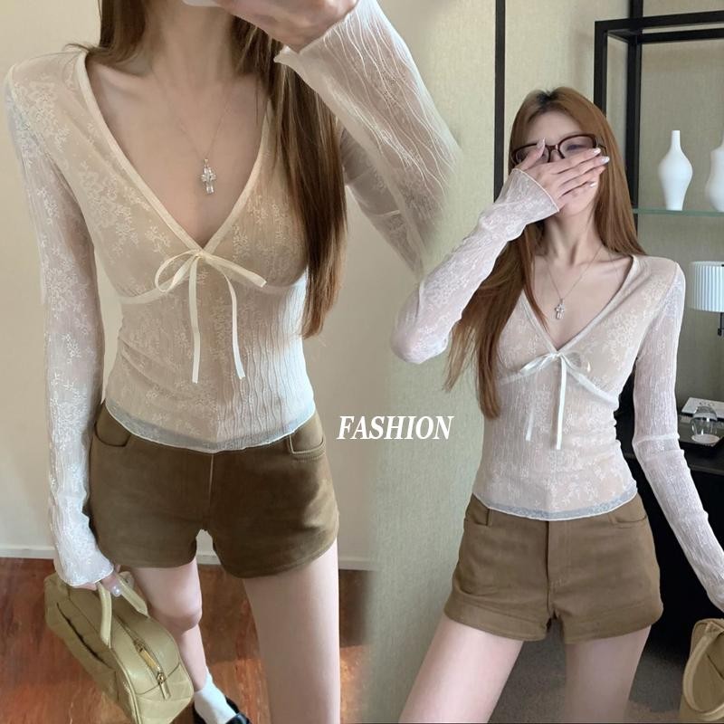 Dahong W667 เสื้อเบลาส์ ลูกไม้ คอวี สำหรับผู้หญิง แขนยาว ลูกไม้สีขาวโปร่งแสง เนื้อผ้าใส่แล้วไม่คัน เป็นลูกไม้