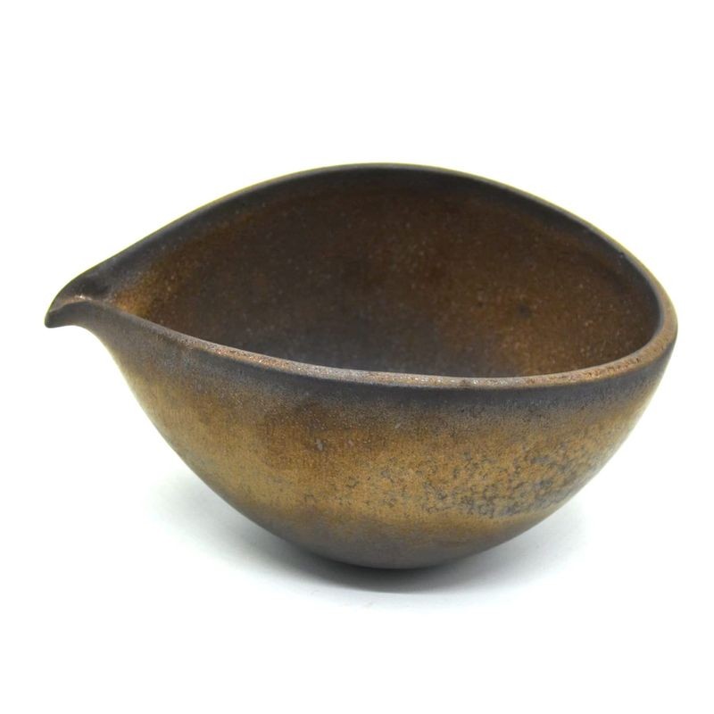 Katakuchi Bowl Medium Bizen-style Matcha Bowl Brown/White 180ml Handcrafted Matcha Bowl (1 piece)