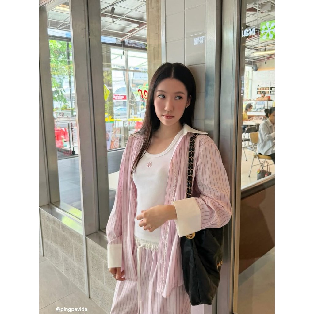 [Pomelo] เสื้อกล้ามคอกลมแบบมีลายริ้ว / Ribbed Scoop Neck Tank Top
