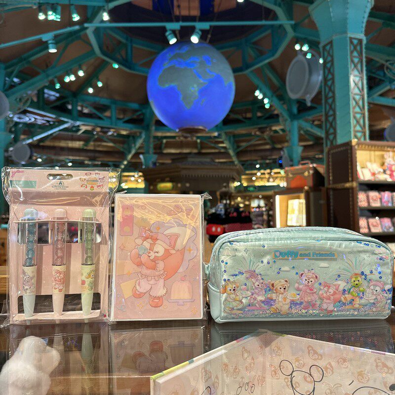 Shanghai Disney Daigou Summer Jelly Lingna Belle Duffy Friends กล่องดินสอ ปากกาลูกลื่นโน๊ตบุ๊ค