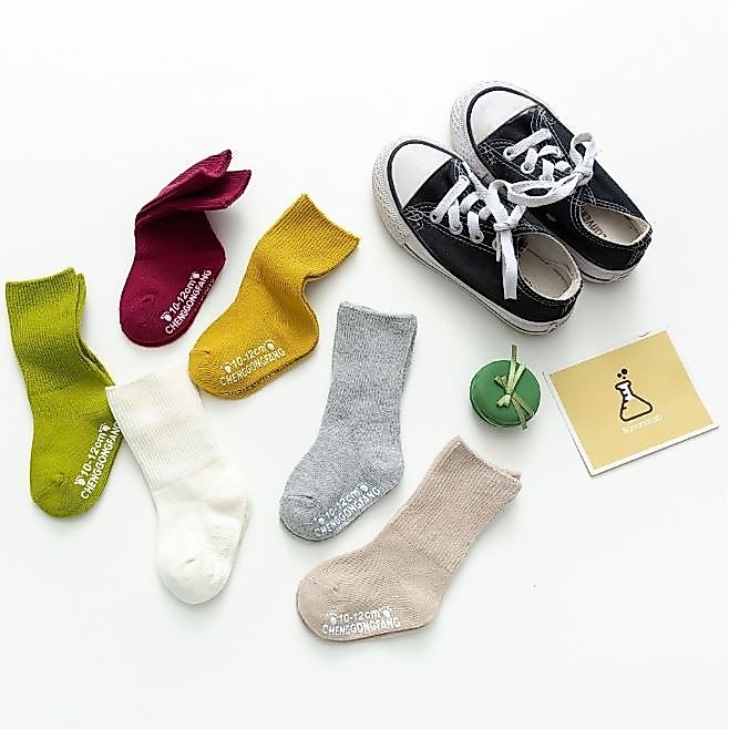 S450 ถุงเท้าเด็ก สีพื้น มีกันลื่น ขนาด S/M/L (3เดือน-5ขวบ)