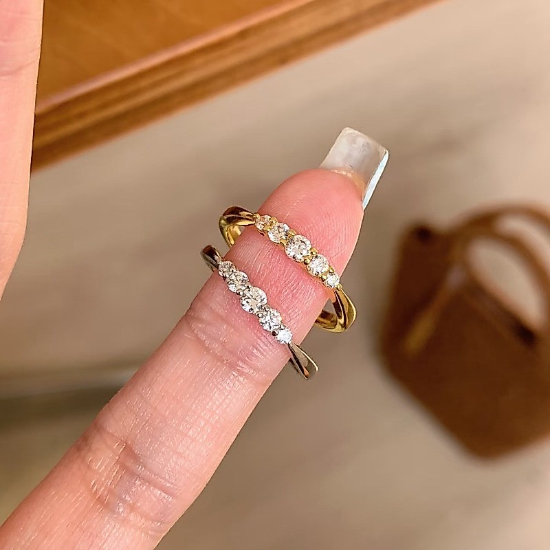 แหวนคริสตัลเงินSterling Silver 925 สำหรับผู้หญิง ออกแบบอย่างหรูหราและสวยงาม เป็นของขวัญที่เหมาะสม