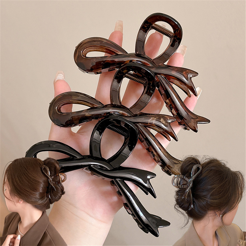 คลิปหนีบผมสไตล์ minimalist half-updo สำหรับผู้หญิง เพิ่มความเก๋และทันสมัยให้ทรงผมของคุณ