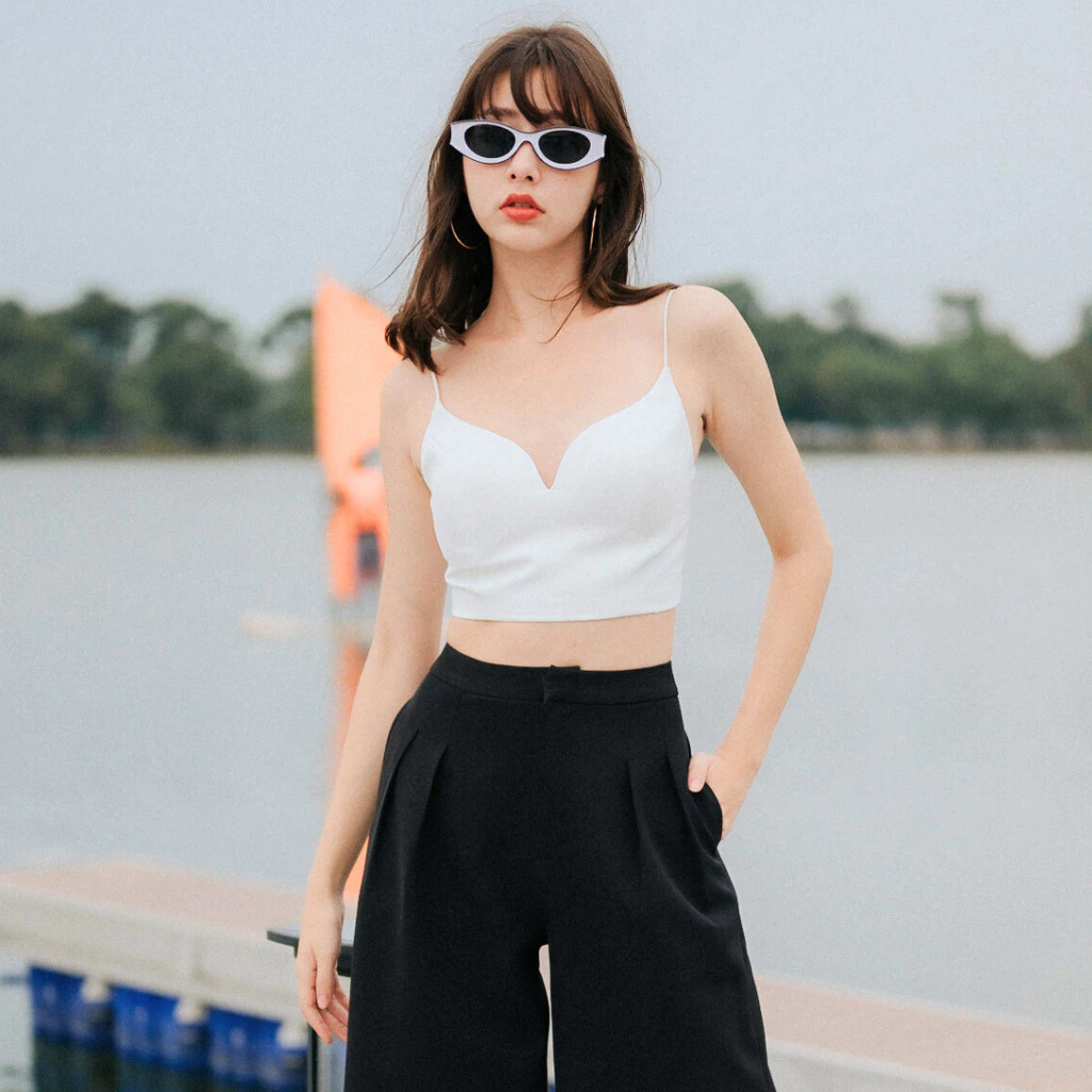Lism S-031 Sleek Curve Cami เสื้อครอปสายเดี่ยว