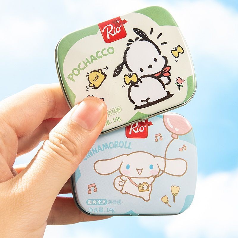 2025 สไตล์ใหม่ Rio ลูกอมมิ้นต์ปราศจากน้ําตาล Sanrio Co-Branded Spring Journey กล่องดีบุกขนมขนมลมหายใ