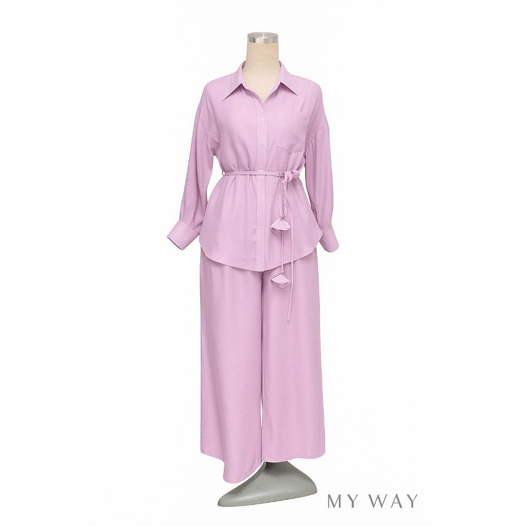 ชุดผ้าไหมสีม่วงลาเวนเดอร์เสื้อแขนยาวพร้อมกางเกงตรง MY WAY มาพร้อมเข็มขัดสุดหรู 2MAB01205T 2MQB0288
