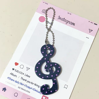 Elegant Creative Music Note พวงกุญแจศิลปะอะคริลิคจี้เพลงคุณภาพสูงที่ไม่ซ้ํากันสําหรับของขวัญกระเป๋าเป้สะพายหลังสวมใส่ทุกวัน