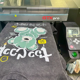 เสื้อยืดสกรีนลาย Custom T-Shirt หนา230g เสื้อยืดคู่รัก เสื้อยืดผ้าฟอก โลโก้ รูปคู่รัก/ครอบครัว/เพื่อน รับสกรีนเสื้อ DZ10