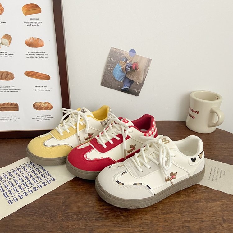 รองเท้ากีฬาน่ารักสำหรับเด็ก สไตล์เกาหลีใหม่ สวมใส่ง่าย พกพาสะดวก ออกแบบมาเพื่อป้องกันการลื่นไถล เหมาะสำหรับนักเรียนและสวมใส่ในโอกาสต่าง ๆ