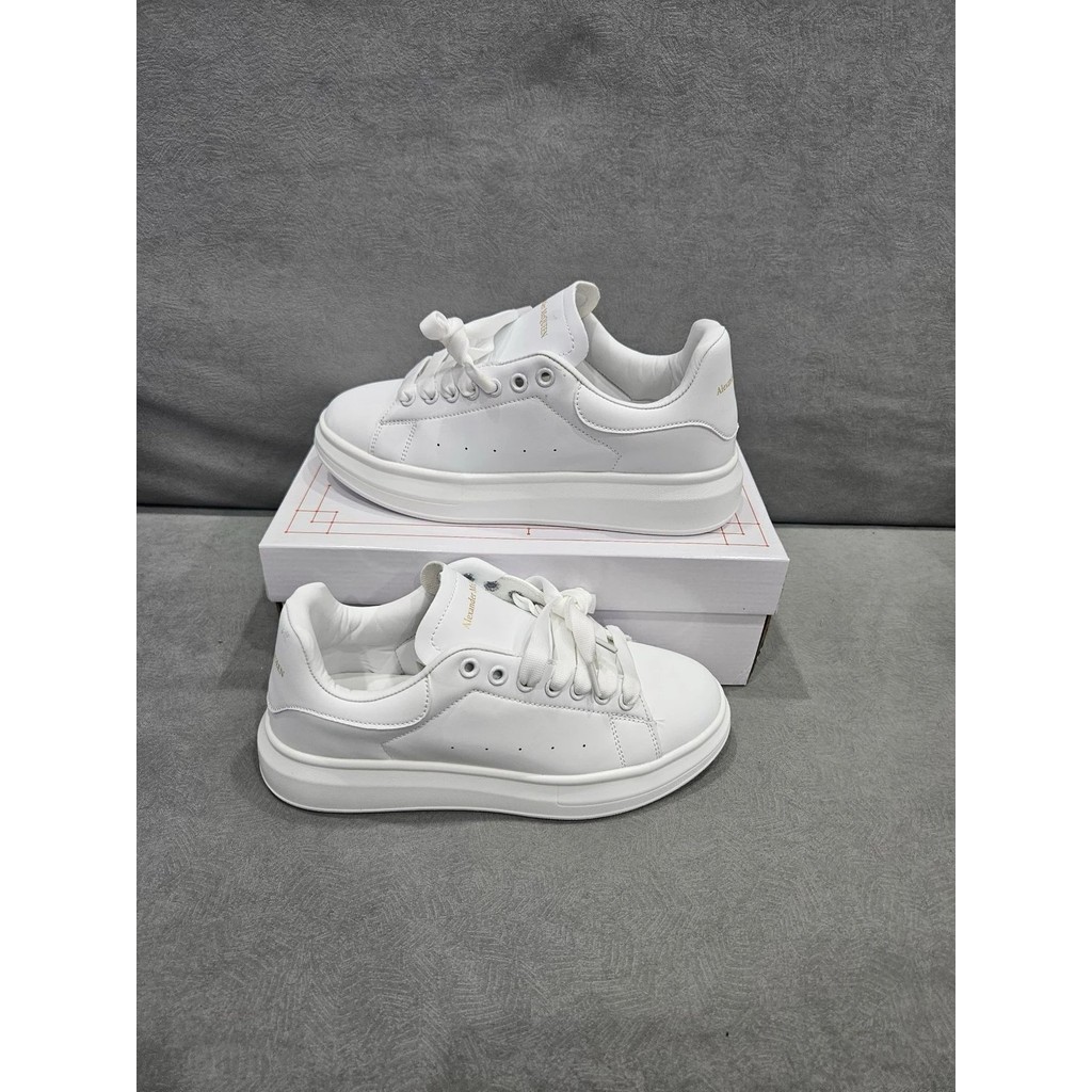 88 จัดส่งฟรี Alexander McQueen Alexander McQueen Barley Queen Pure White รหัสหมายเลข 36-44