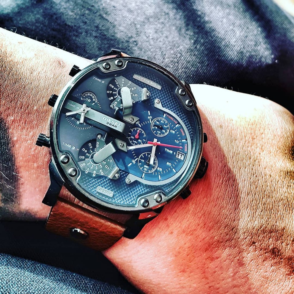 Diesel Diesel นาฬิกาผู้ชายแฟชั่นสีน้ําตาลเข็มขัด Premium สีเทา DZ7314 Super Large Dial Quartz Watch 