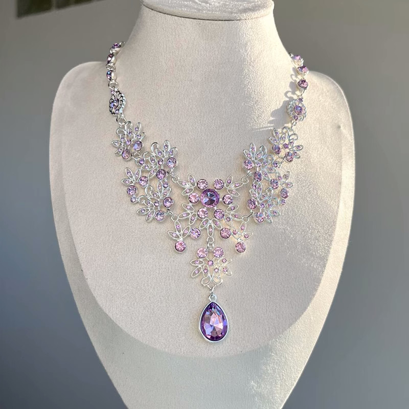 อารมณ์/ Super กระพริบ Hollow Violet สร้อยคอ 2025 Palace สไตล์หรูหราอารมณ์ High-End ชุดอุปกรณ์เสริม C