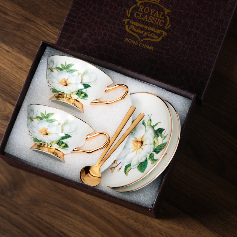 Bone China ถ้วยกาแฟชุดจานรองของขวัญแต่งงานของขวัญกล่องเซรามิคในครัวเรือนประณีตมูลค่าสูงหรูหรา Niche 