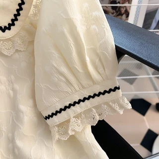ส่งไวจากไทย🌸Breeze🌸S-2XL เสื้อเชิ้ตผู้หญิงแขนสั้น ฤดูร้อนแบบใหม่ ออกแบบด้วยลูกไม้ หวานแบบฝรั่งเศส แขนฟองน้ำ