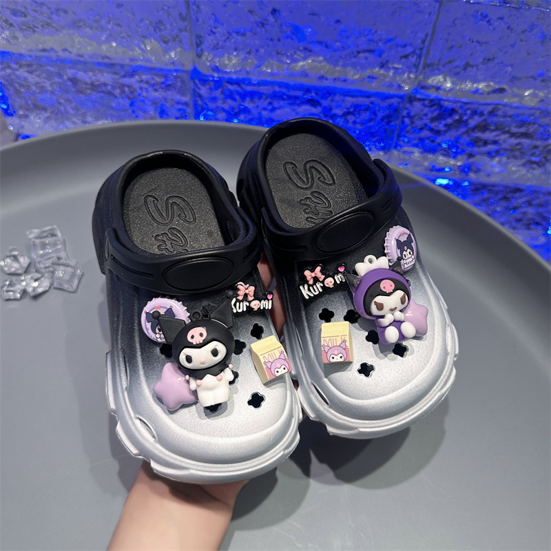 crocs แท้ crocs รองเท้า Kuromi ทรงสวม มีโฟมหนาแน่น สไตล์สำหรับทั้งครอบครัว