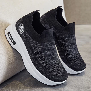 หนาSoled Slip-Onบินทอตาข่ายระบายอากาศสบายๆกีฬารองเท้าผู้หญิงAll-Match Soft-Soled Com