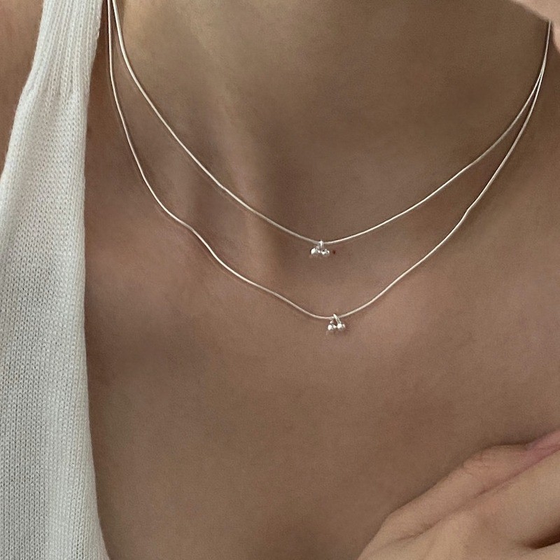 Abnormal Simple Niche Design S925 เงินสเตอร์ลิง Handmade สร้อยคอเชอร์รี่ขนาดเล็ก Clavicle Chain ประณ