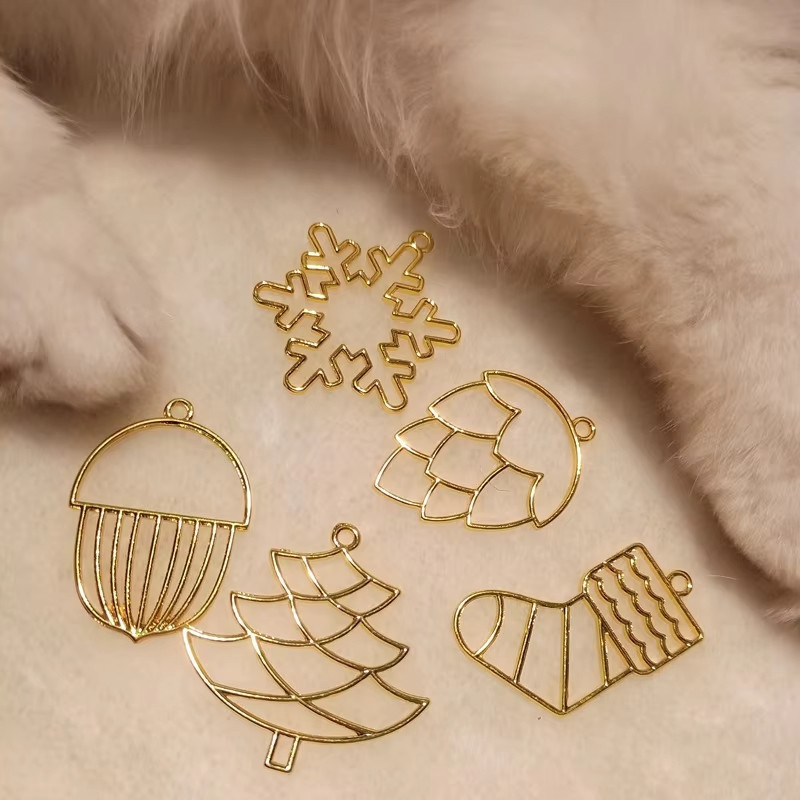 2 ชิ้น Christmas Series BEZEL กรอบโลหะจี้ Charm Bezel การตั้งค่า Cabochon UV เรซิ่นสร้อยคอต่างหู Fin