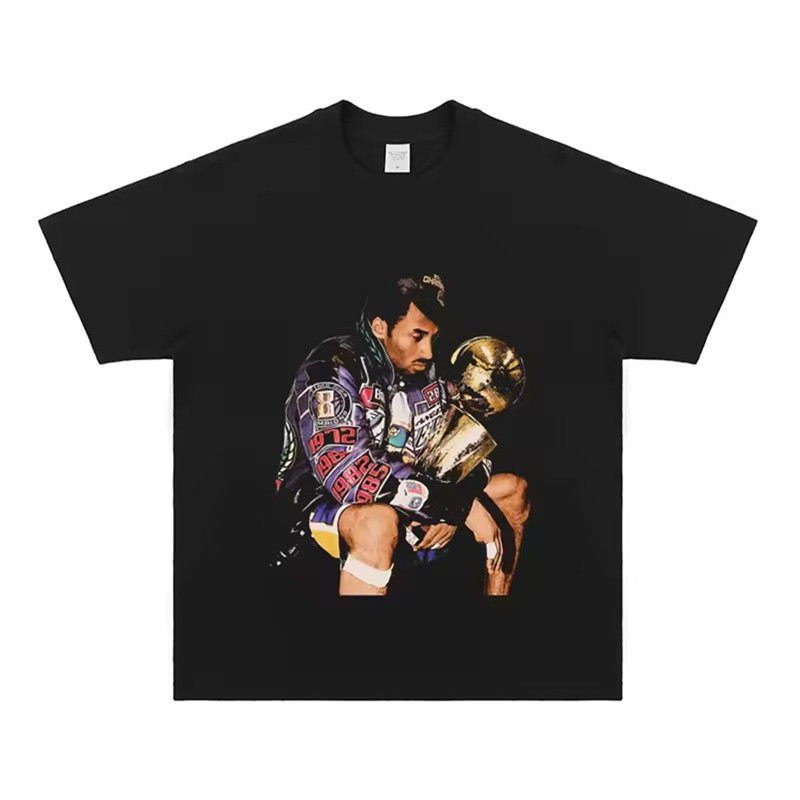 เสื้อแขนสั้นรอบคอลายพิมพ์ Tribute Kobe Bryant NBA