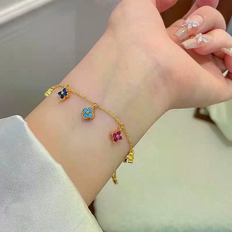 สร้อยข้อมือโคลเวอร์สี่ใบนําโชคสามารถนําโชคดีมีสต็อกพร้อม
