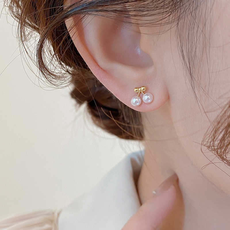 ต่างหูมินิPEARL EARRINGสำหรับผู้หญิง ดีไซน์ประณีตจากSterlingSilver เหมาะสำหรับเป็นของขวัญและสวมใส่ในโอกาสต่างๆ