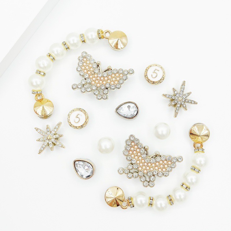 อุปกรณ์เสริมรองเท้าหัวเข็มขัด สไตล์ชาเนล พร้อมพลอยเทียมและไข่มุก สามารถถอดได้