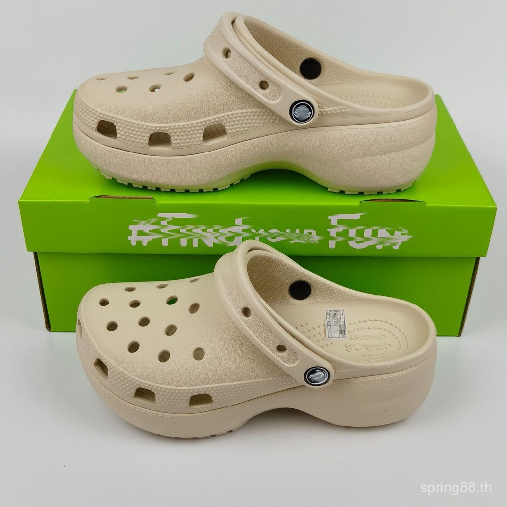 2W2R croos Influencer สไตล์ Cloud Hole รองเท้าผู้หญิงความสูงหนา Soled Breathable Anti-Slip Stepping on Shit รองเท้าแตะรองเท้าแตะ Baotou