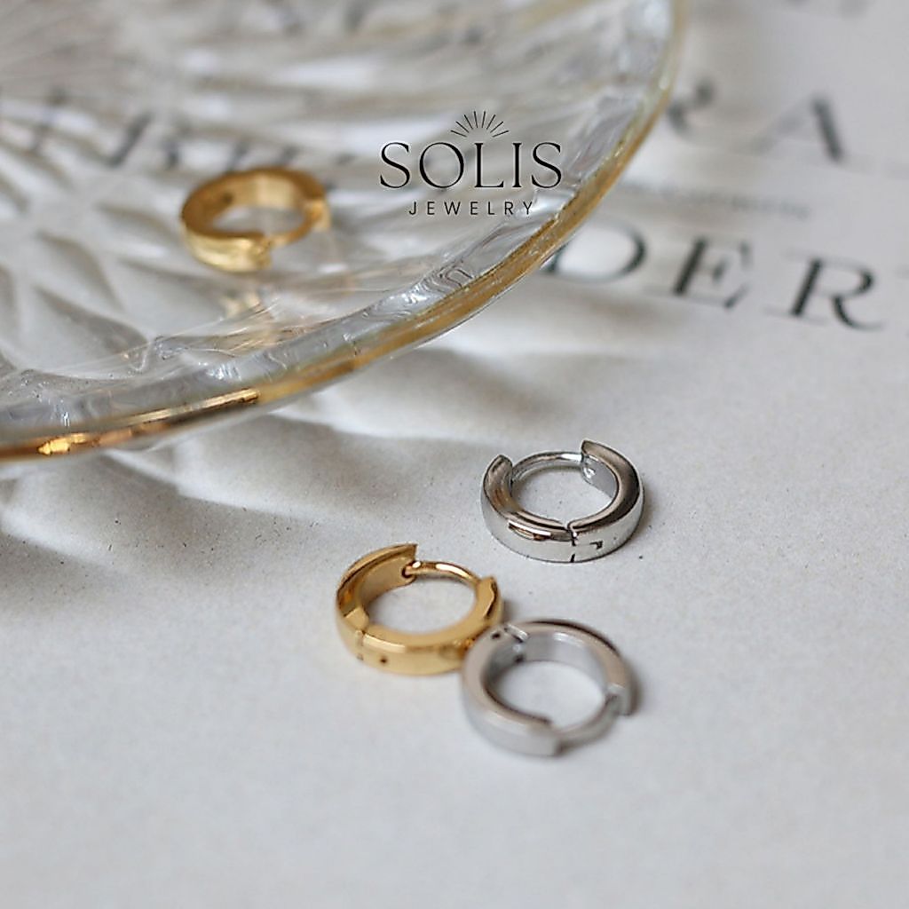 SOLIS ต่างหูห่วงทอง 18K แบบเรียบง่ายไม่ทำให้หมอง • ต่างหูฮักกี้ส์เรียบง่าย ปลอดสารก่อภูมิแพ้ • เหล็กไทเทเนียมสแตนเลส ER211