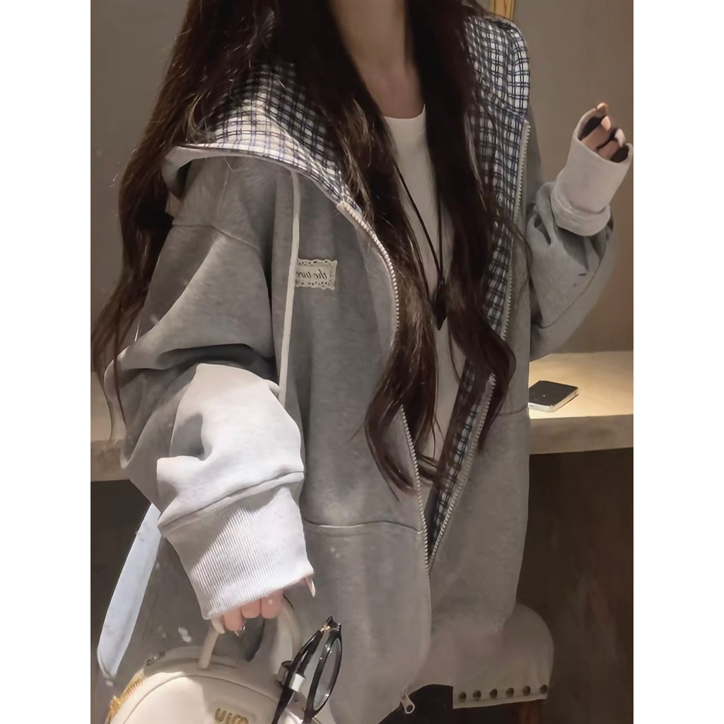 เสื้อแขนยาวmc uniqlo official store เสื้อสเวตเตอร์คาร์ดิแกนเย็บลายสก๊อตสไตล์ฮิต2025สำหรับผู้หญิงเสื้