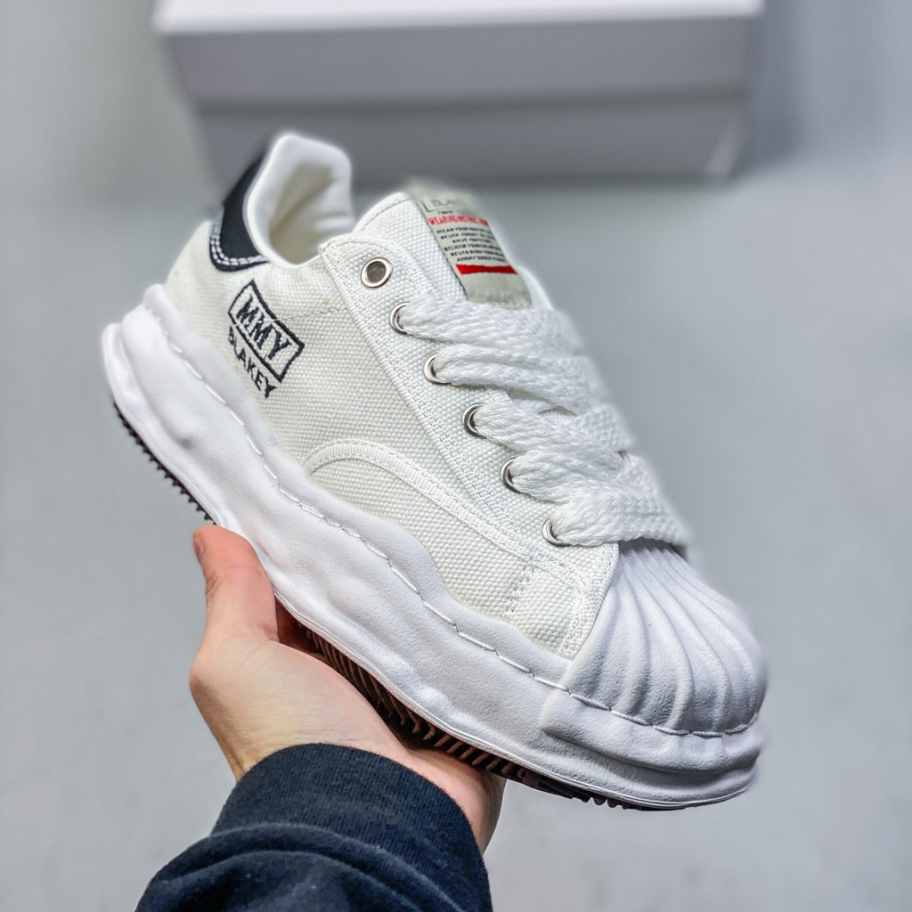 รองเท้าพื้นผิว Mihara Kangyu MMY สไตล์ Shell Toe กับความหนาของส้นเท้า