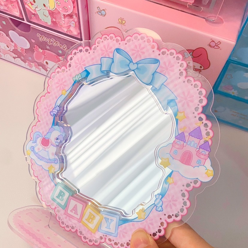 COSMOS SHOP กระจกอะคริลิคต้นฉบับน่ารักสีชมพู Tender กระจกแต่งหน้าการ์ตูน ins ของขวัญ Photo