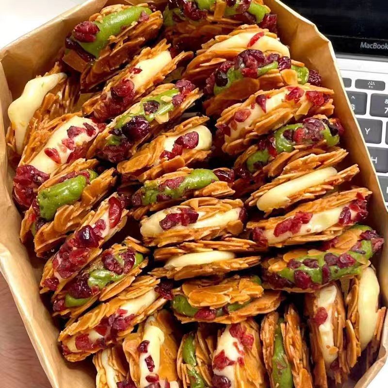 สินค้าใหม่ พร้อมส่ง Tonsand Sandwich Soufflé Nuts Cranberry Brushed Healthy Snacks Nougat Soufflé Bi