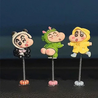 ของแต่งรถ Crayon Shin-Chan เครื่องประดับน่ารักเหมาะสําหรับกระจกมองหลังรถจักรยานยนต์ตกแต่งเขย่าหัวตุ๊กตา