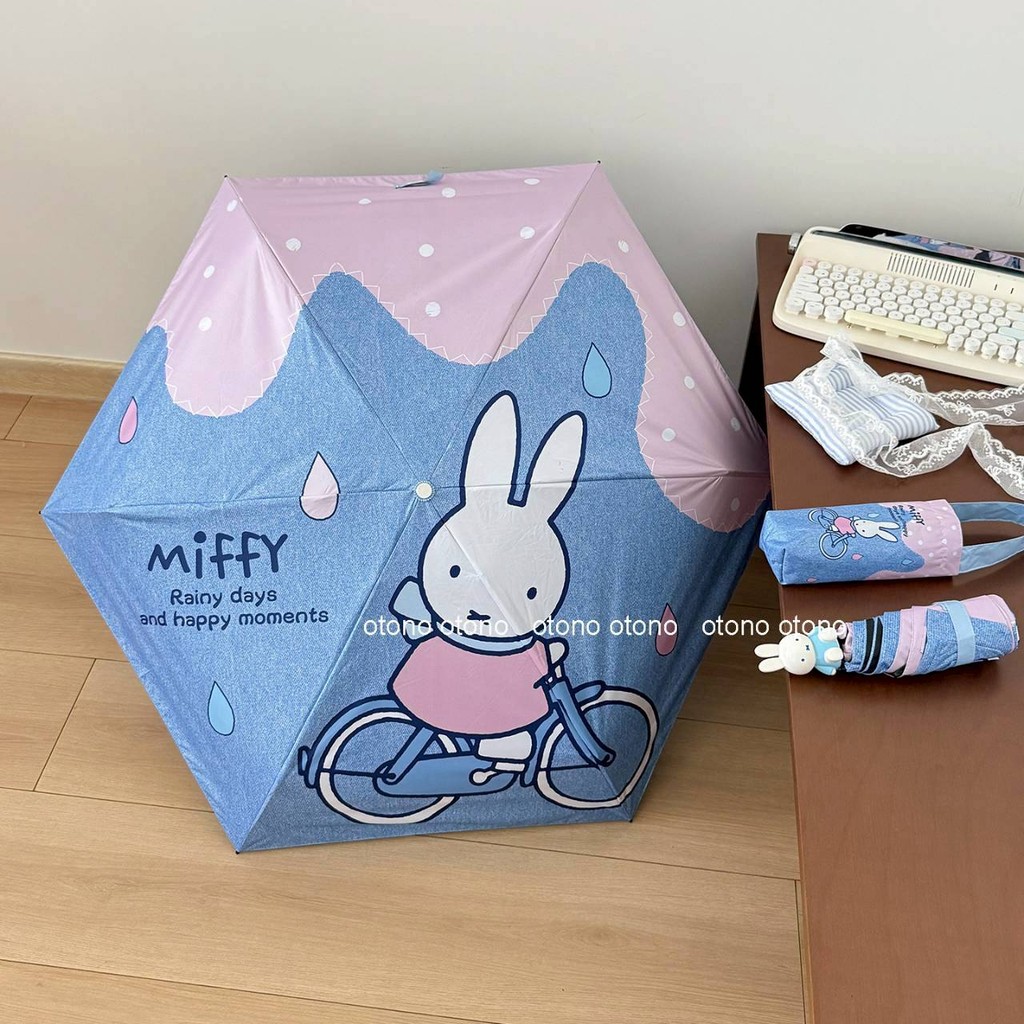 น้อง Miffy ร่มเล็ก งานแท้ เส้นผ่านศูนย์กลาง 91 cm ความยาวก้าน 55.5 cm มีเคลือบกัน UV กันแดดกันฝน มาพร้อมกระเป๋าถือใส่ร่ม