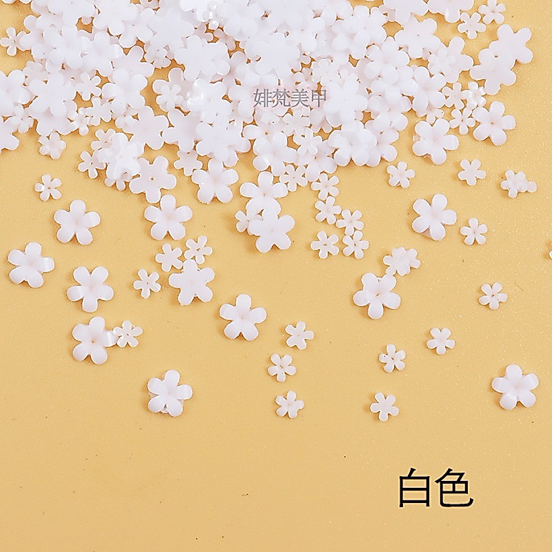 อะไหล่ติดเล็บดอกไม้จิ๋ว คละสี สีขาว ขนาด 3mm (ปริมาณ 1.2g)