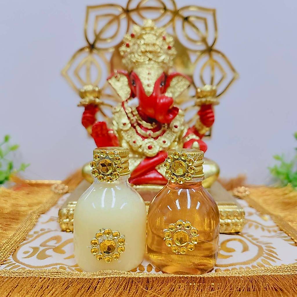 ชุดไหว้ขวดจิ๋วเซตคู่ (ขวดพลาสติก) เนยกีย์ คู่ น้ำผึ้ง ข้าว9สี คู่ ถั่ว 9 สี น้ำกุหลาบ คู่ น้ำผึ้ง ถวาย องค์พ่อ พระแม่