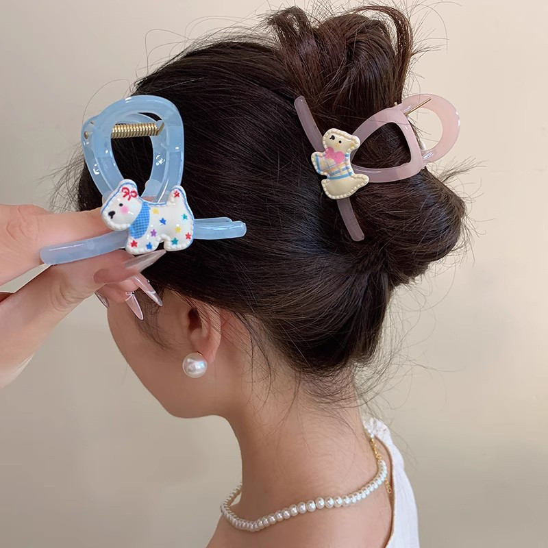 คลิปคว้าสุนัขดัชชุน และของเล่นฉลามเจลลี่สีชมพู