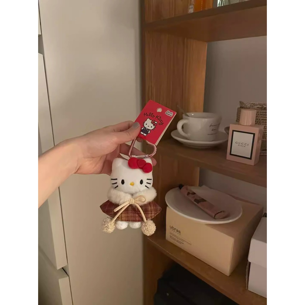 คิตตี้ kitty kitty ของใช้ จี้กระเป๋า hellokitty วัยกลางคนสำหรับผู้หญิงตุ๊กตา Hello Kitty พวงกุญแจแมว